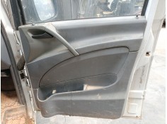 GUARNECIDO PUERTA DELANTERA DERECHA 