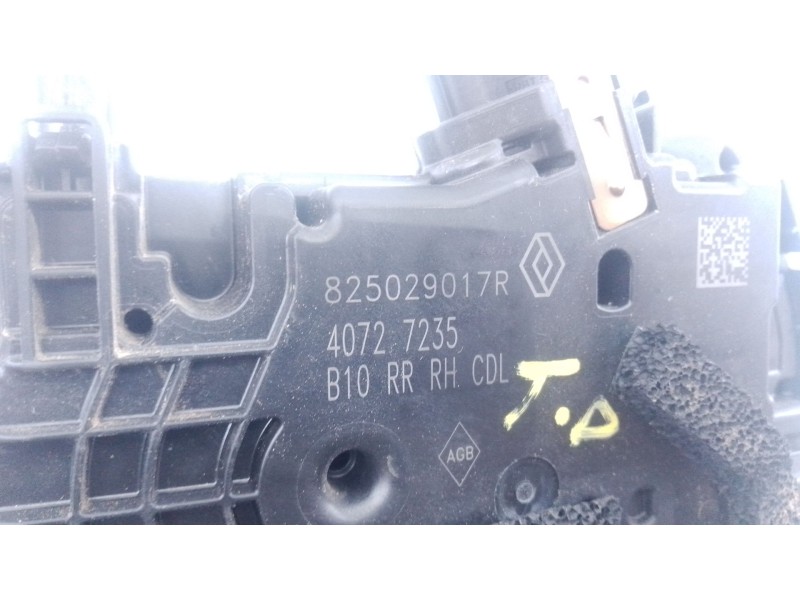 Recambio de cerradura puerta trasera derecha para renault zoe bose referencia OEM IAM   