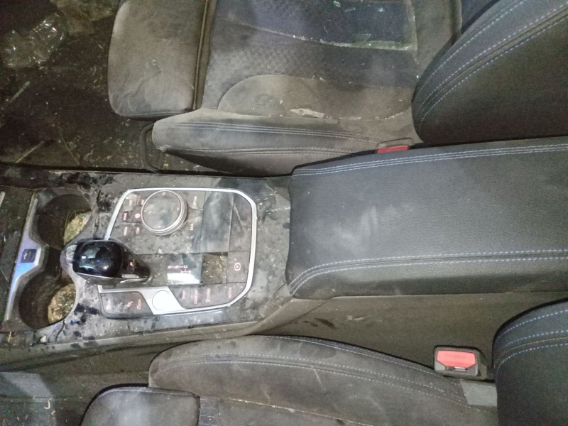 Recambio de consola central para bmw 1 (f40) 118 i referencia OEM IAM   