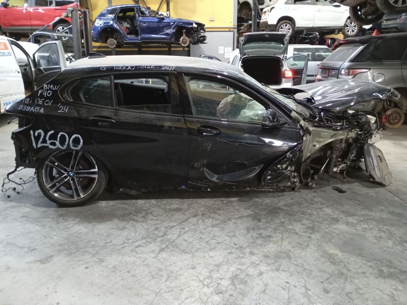 bmw 1 (f40) del año 2024