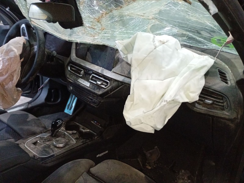 bmw 1 (f40) del año 2024