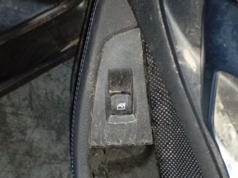 Recambio de mando elevalunas trasero derecho para bmw 1 (f40) 118 i referencia OEM IAM   