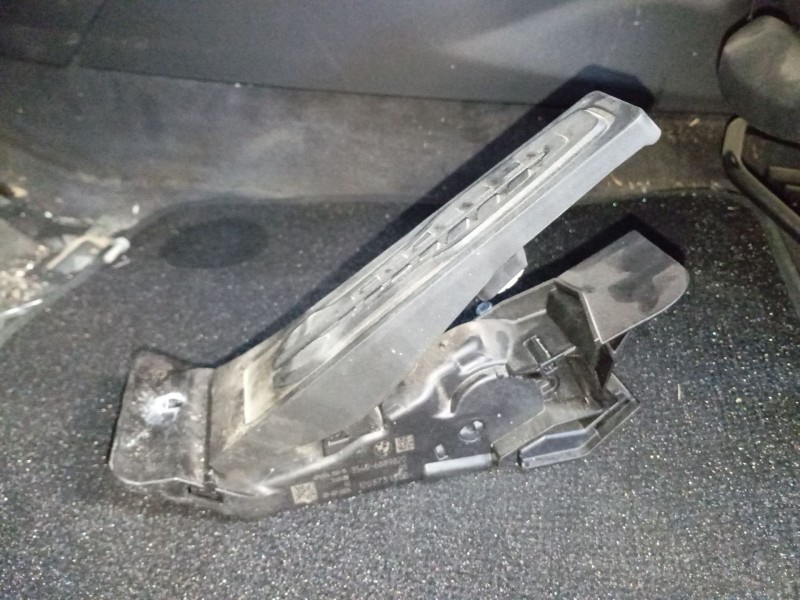 Recambio de pedal acelerador para bmw 1 (f40) 118 i referencia OEM IAM 35406889820  