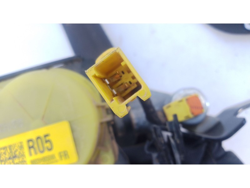 Recambio de cinturon seguridad delantero derecho para kia stonic (yb) 1.0 t-gdi referencia OEM IAM   