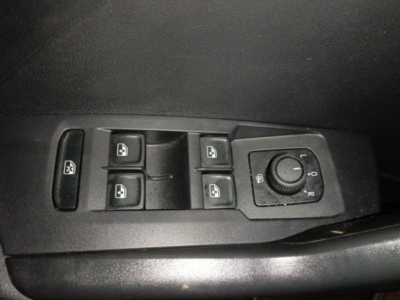 Recambio de mando elevalunas delantero izquierdo para volkswagen t-cross (c11, d31) 1.0 tsi referencia OEM IAM   