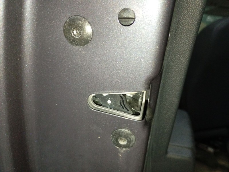 Recambio de cerradura puerta trasera izquierda para volkswagen t-cross (c11, d31) 1.0 tsi referencia OEM IAM   