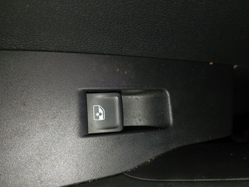 Recambio de mando elevalunas trasero izquierdo para volkswagen t-cross (c11, d31) 1.0 tsi referencia OEM IAM   