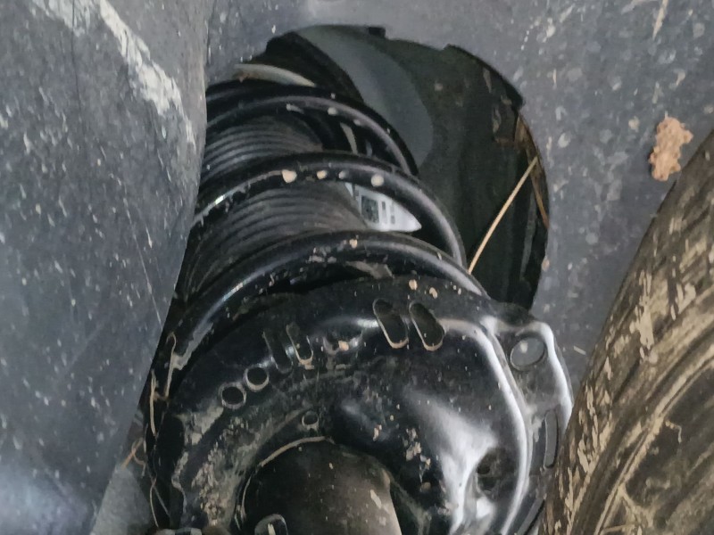 Recambio de amortiguador delantero izquierdo para volkswagen t-cross (c11, d31) 1.0 tsi referencia OEM IAM   