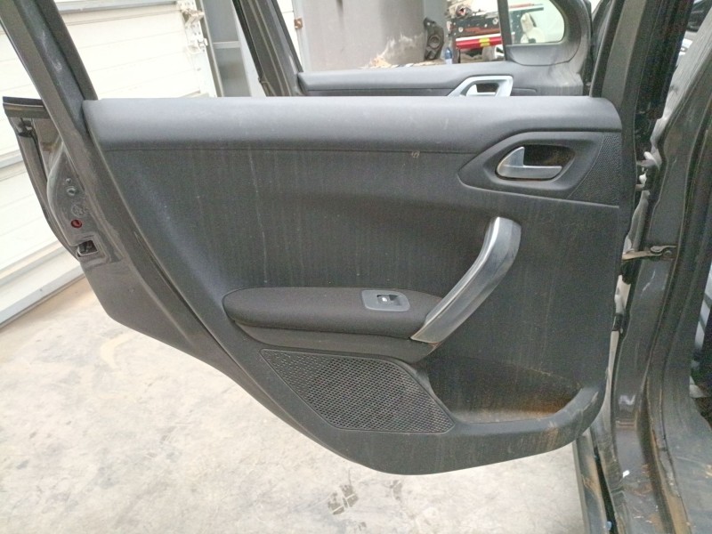 Recambio de guarnecido puerta trasera izquierda para peugeot 2008 i (cu_) 1.2 thp 110 / puretech 110 referencia OEM IAM   