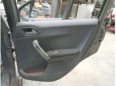 GUARNECIDO PUERTA TRASERA DERECHA 