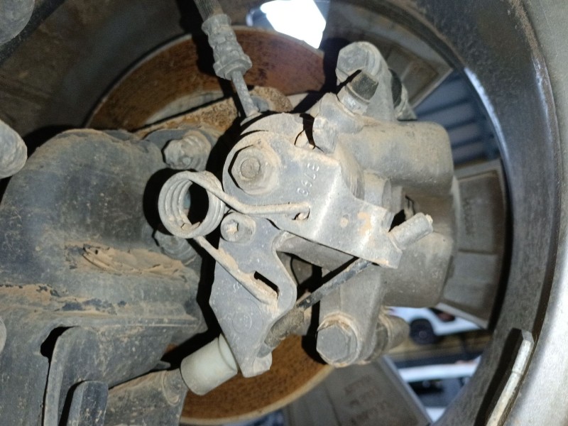 Recambio de pinza freno trasera derecha para peugeot 2008 i (cu_) 1.2 vti referencia OEM IAM   