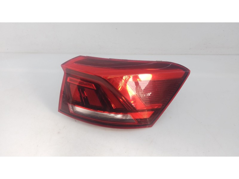 Recambio de piloto trasero derecho para volkswagen t-roc (a11, d11) 2.0 tdi scr referencia OEM IAM   