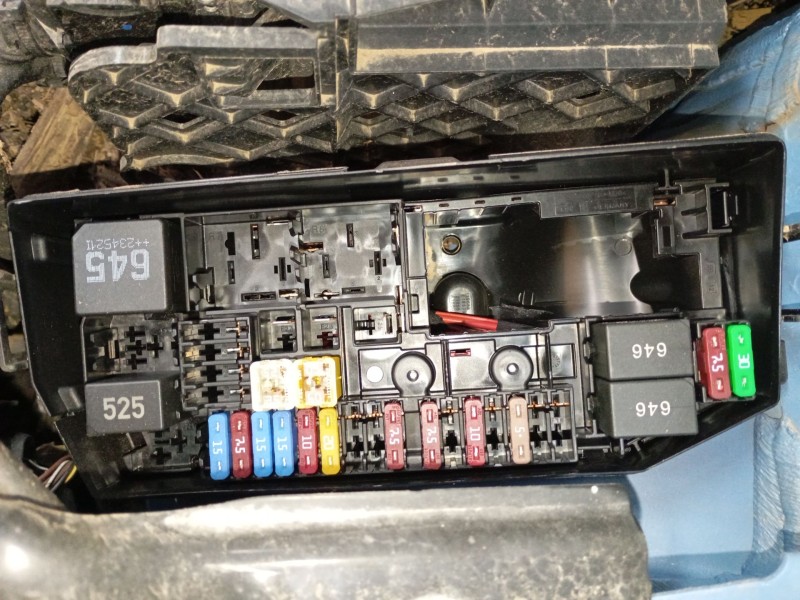 Recambio de caja reles / fusibles para volkswagen t-cross (c11, d31) 1.0 tsi referencia OEM IAM   