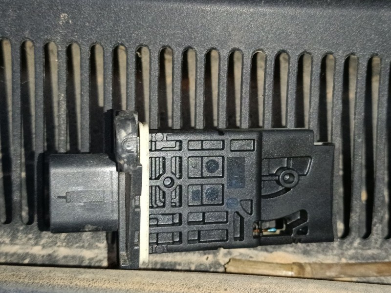 Recambio de caudalimetro para ford transit courier b460 furgoneta/monovolumen 1.5 tdci referencia OEM IAM CA6112B579AA  