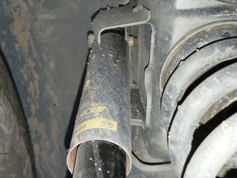 Recambio de amortiguador trasero izquierdo para suzuki grand vitara ii (jt, te, td) 1.9 ddis a las 4 ruedas (jt419, td44, jb419w