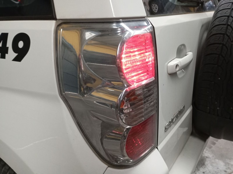 Recambio de piloto trasero izquierdo para suzuki grand vitara ii (jt, te, td) 1.9 ddis a las 4 ruedas (jt419, td44, jb419wd, jb4