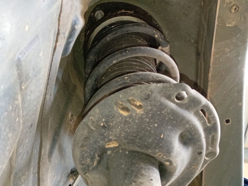 Recambio de amortiguador delantero izquierdo para seat leon st (5f8) 1.4 tgi referencia OEM IAM   