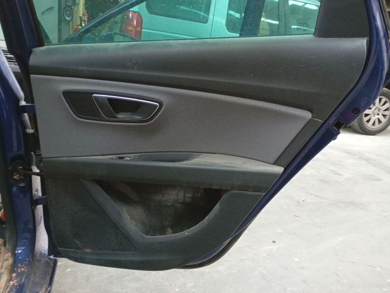 Recambio de guarnecido puerta trasera derecha para seat leon st (5f8) 1.4 tgi referencia OEM IAM   