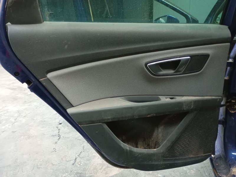 Recambio de guarnecido puerta trasera izquierda para seat leon st (5f8) 1.4 tgi referencia OEM IAM   
