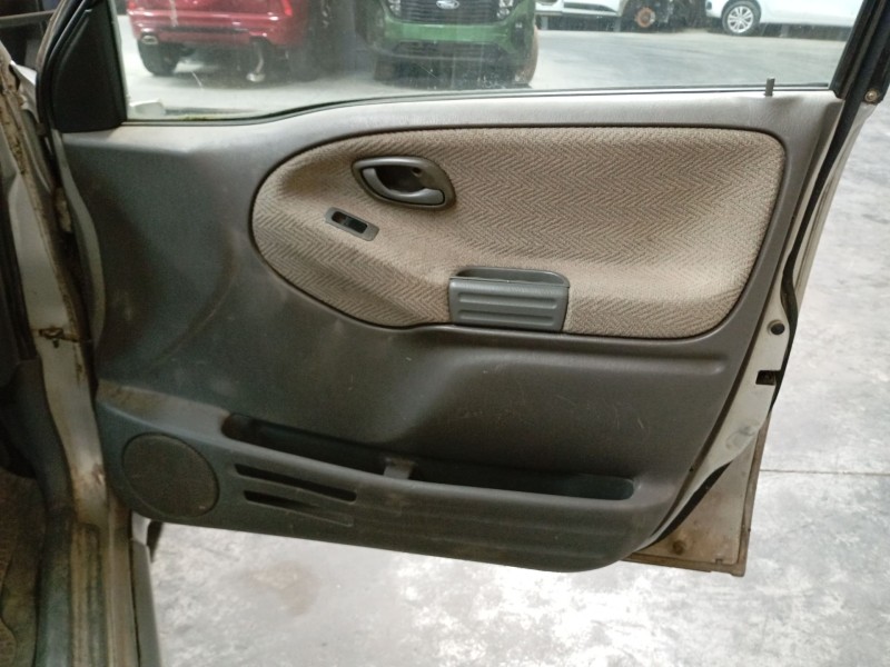 Recambio de guarnecido puerta delantera derecha para suzuki grand vitara i (ft, ht) 2.0 td 4x4 (sq 420d) referencia OEM IAM   