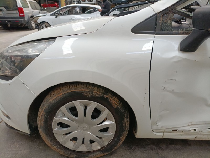 Recambio de aleta delantera izquierda para renault clio iv (bh_) 1.2 16v referencia OEM IAM   