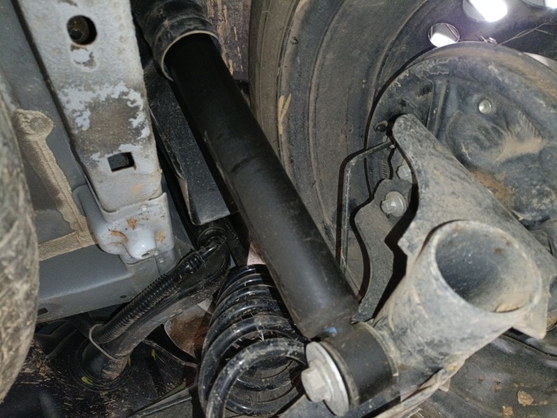 Recambio de amortiguador trasero derecho para renault clio iv (bh_) 1.2 16v referencia OEM IAM   