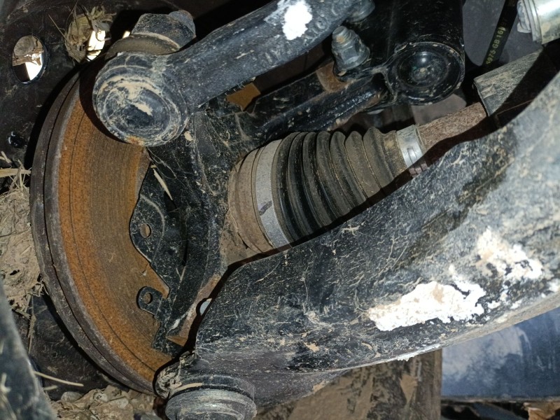 Recambio de mangueta delantera izquierda para renault clio iv (bh_) 1.2 16v referencia OEM IAM   