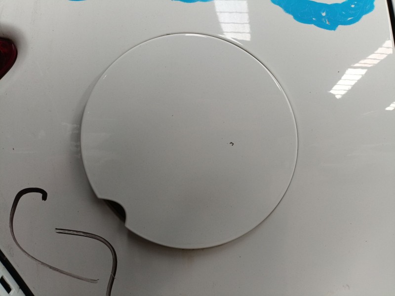 Recambio de tapa exterior combustible para renault clio iv (bh_) 1.2 16v referencia OEM IAM   