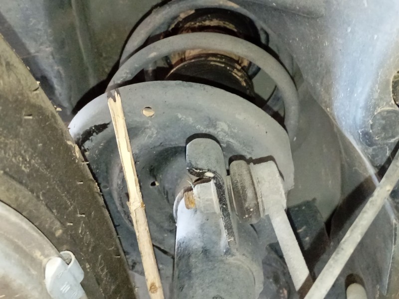 Recambio de amortiguador delantero izquierdo para renault clio iv (bh_) 0.9 tce 90 referencia OEM IAM   