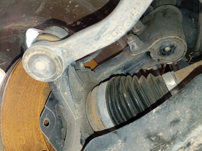 Recambio de mangueta delantera izquierda para renault clio iv (bh_) 0.9 tce 90 referencia OEM IAM   