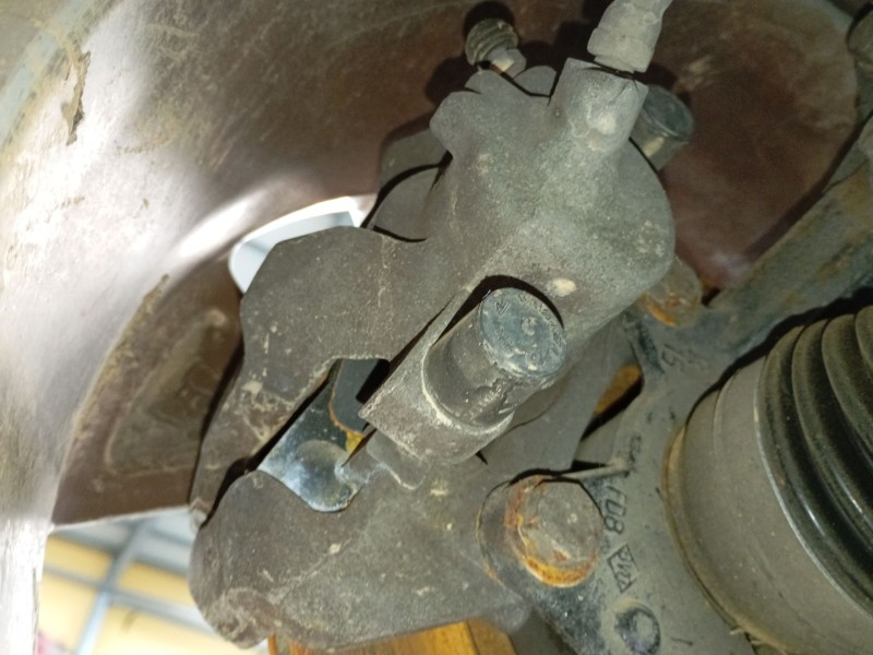 Recambio de pinza freno delantera derecha para renault clio iv (bh_) 0.9 tce 90 referencia OEM IAM   