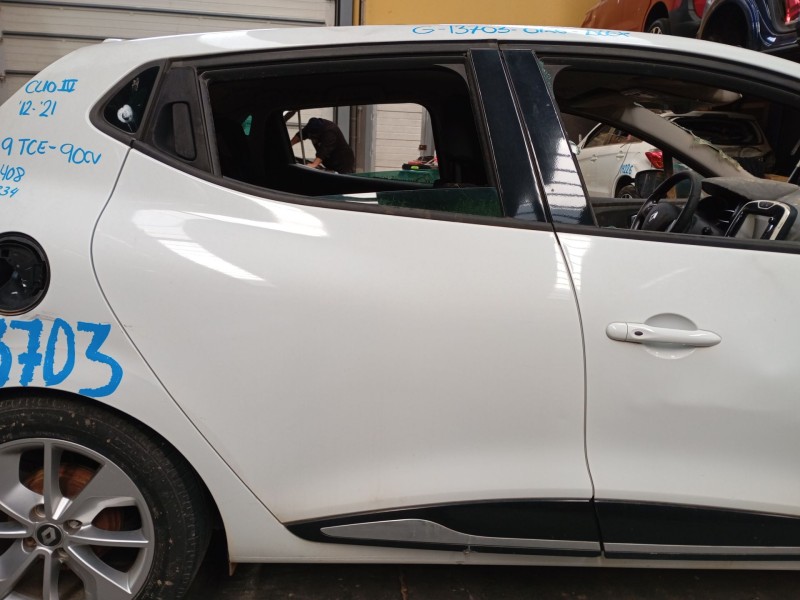Recambio de puerta trasera derecha para renault clio iv (bh_) 0.9 tce 90 referencia OEM IAM   