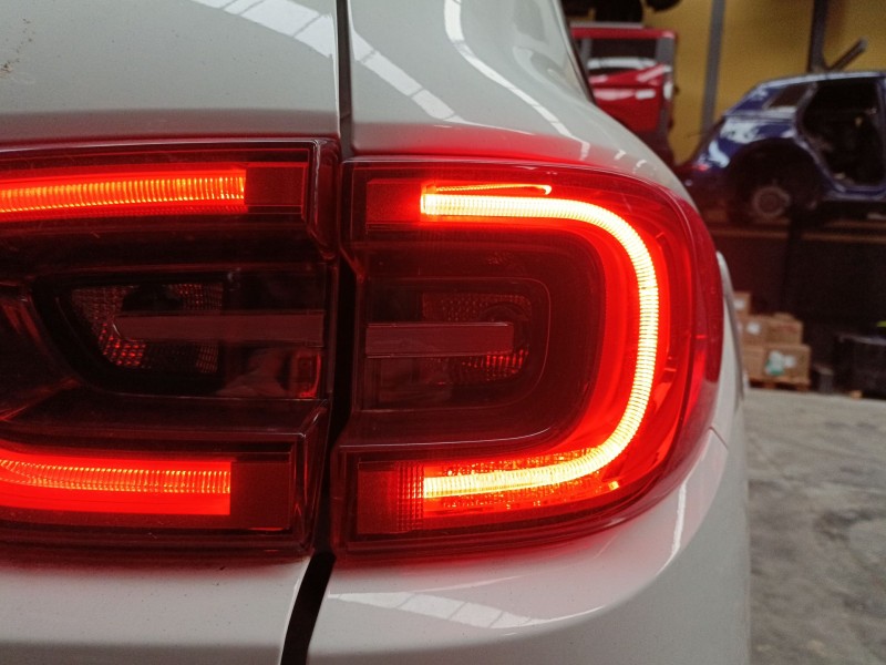 Recambio de piloto trasero derecho para renault kadjar (ha_, hl_) 1.6 dci 130 referencia OEM IAM   