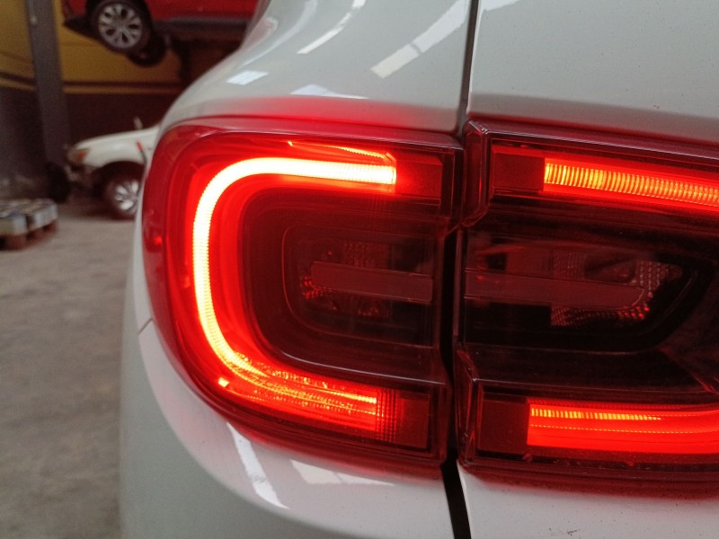 Recambio de piloto trasero izquierdo para renault kadjar (ha_, hl_) 1.6 dci 130 referencia OEM IAM   