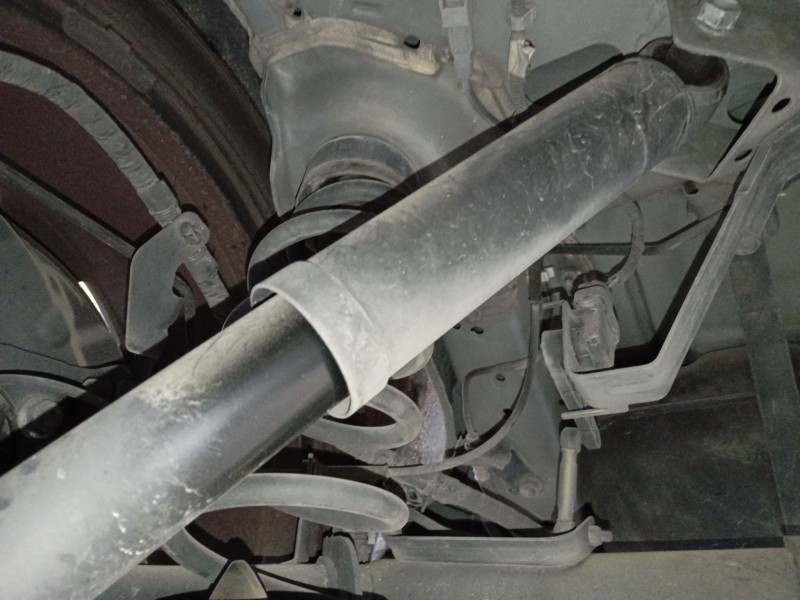 Recambio de amortiguador trasero izquierdo para renault kadjar (ha_, hl_) 1.5 dci 110 (hla3) referencia OEM IAM   