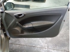GUARNECIDO PUERTA DELANTERA DERECHA 