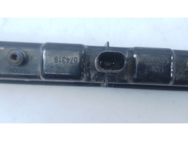 Recambio de luz central de freno para lynk & co 01 phev referencia OEM IAM   