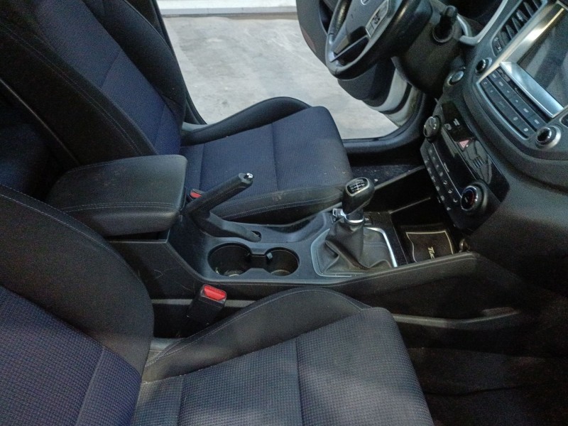 Recambio de consola central para hyundai tucson (tl, tle) 1.7 crdi referencia OEM IAM   