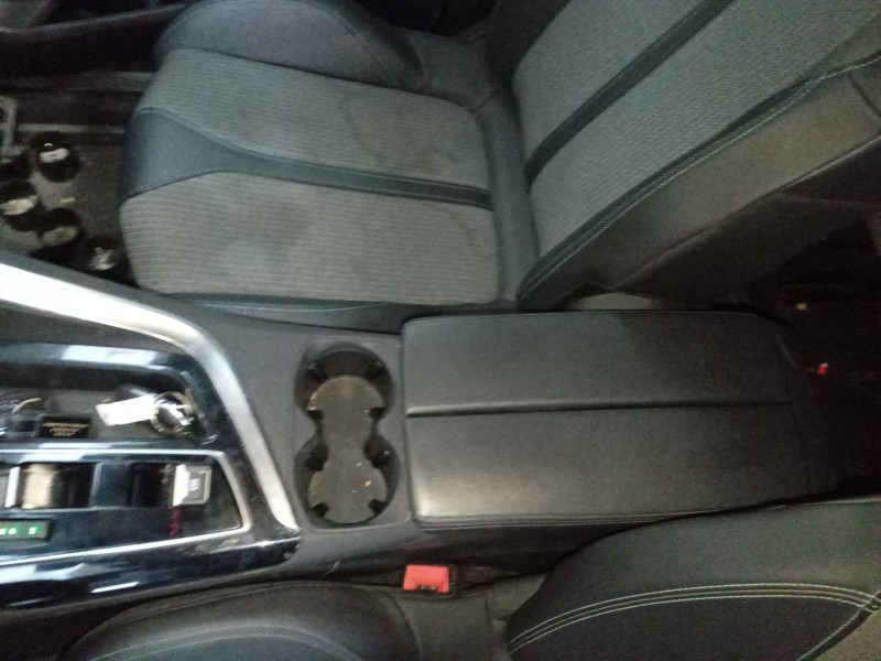Recambio de consola central para peugeot 5008 ii (mc_, mj_, mr_, m4_) 1.5 bluehdi 130 (mcyhzj, mcyhzr, mcyhzx) referencia OEM IA
