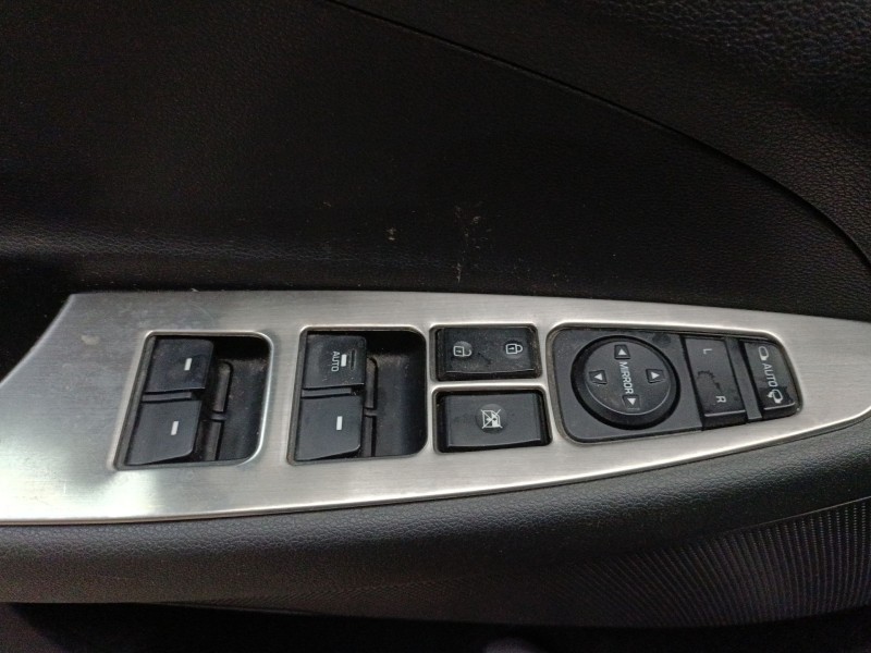 Recambio de mando elevalunas delantero izquierdo para hyundai tucson (tl, tle) 1.7 crdi referencia OEM IAM   