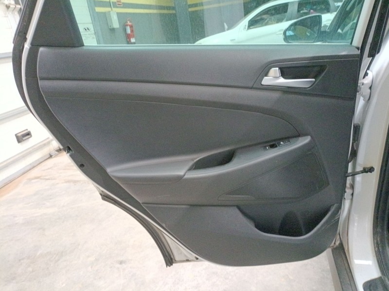 Recambio de guarnecido puerta trasera izquierda para hyundai tucson (tl, tle) 1.7 crdi referencia OEM IAM   