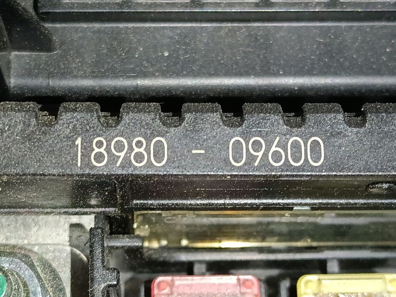 Recambio de caja reles / fusibles para hyundai tucson (tl, tle) 1.7 crdi referencia OEM IAM 1898009600  