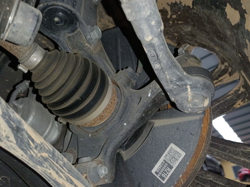 Recambio de mangueta delantera derecha para kia rio iv (yb, sc, fb) 1.2 cvvt referencia OEM IAM   