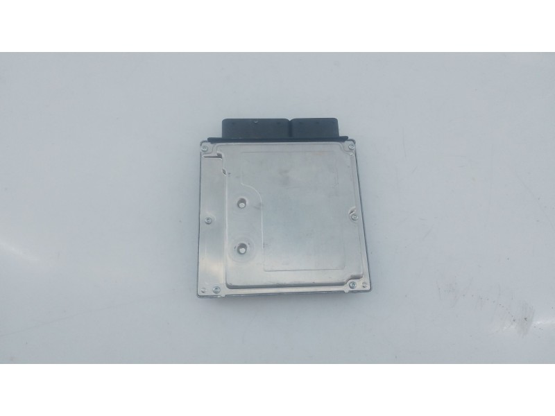 Recambio de centralita motor uce para bmw x3 (e83) 2.0 d referencia OEM IAM 7801711 0281013251 