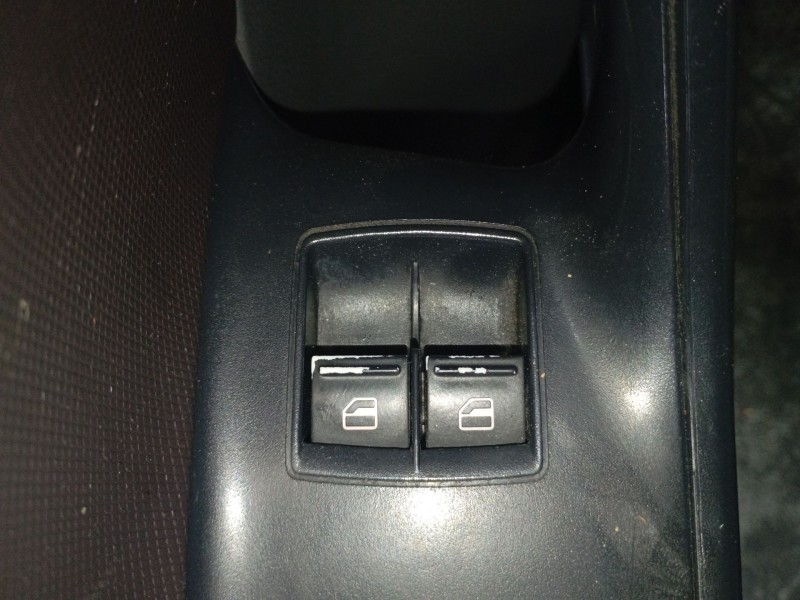 Recambio de mando elevalunas delantero izquierdo para seat ibiza iv (6j5, 6p1) 1.9 tdi referencia OEM IAM   