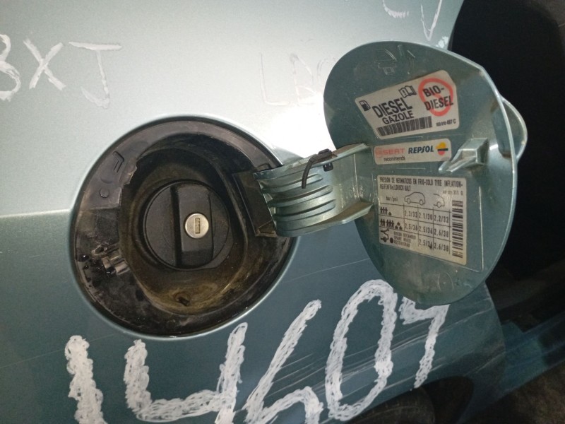 Recambio de tapa exterior combustible para seat ibiza iv (6j5, 6p1) 1.9 tdi referencia OEM IAM   