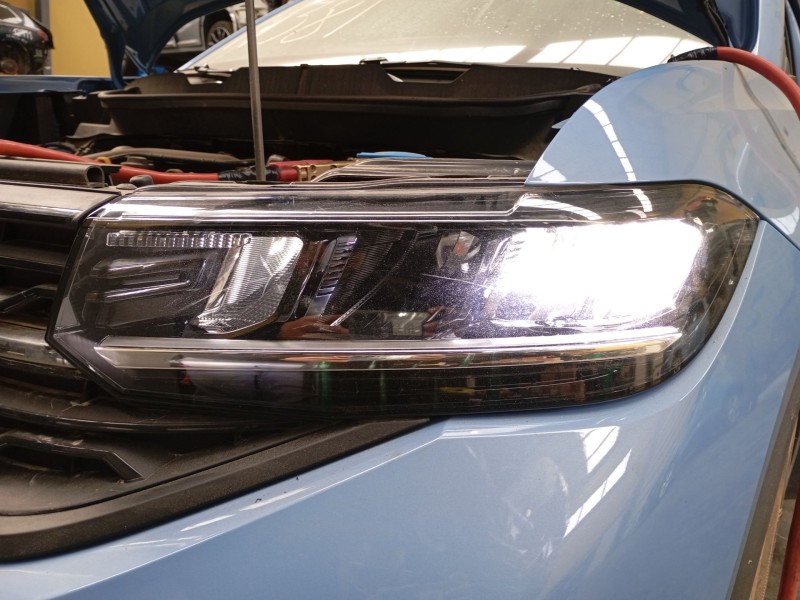 Recambio de faro izquierdo xenon para volkswagen t-cross (c11, d31) 1.0 tsi referencia OEM IAM   