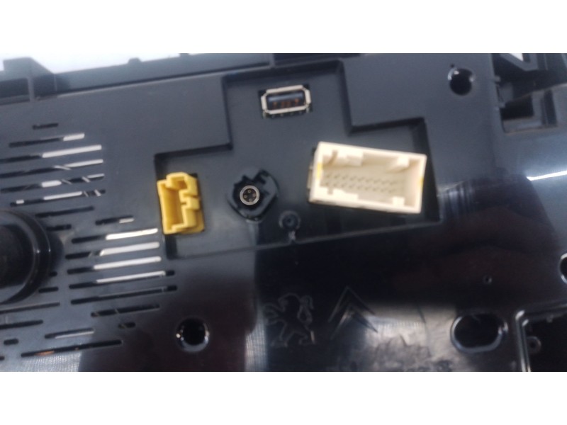 Recambio de cuadro instrumentos para citroën c4 picasso ii 1.2 thp 130 referencia OEM IAM 9813590280  