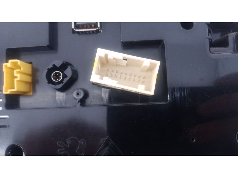 Recambio de cuadro instrumentos para citroën c4 picasso ii 1.2 thp 130 referencia OEM IAM 9813590280  