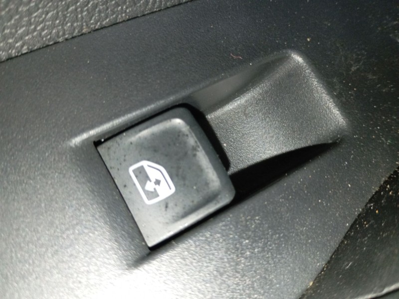 Recambio de mando elevalunas trasero izquierdo para volkswagen t-cross (c11, d31) 1.0 tsi referencia OEM IAM   